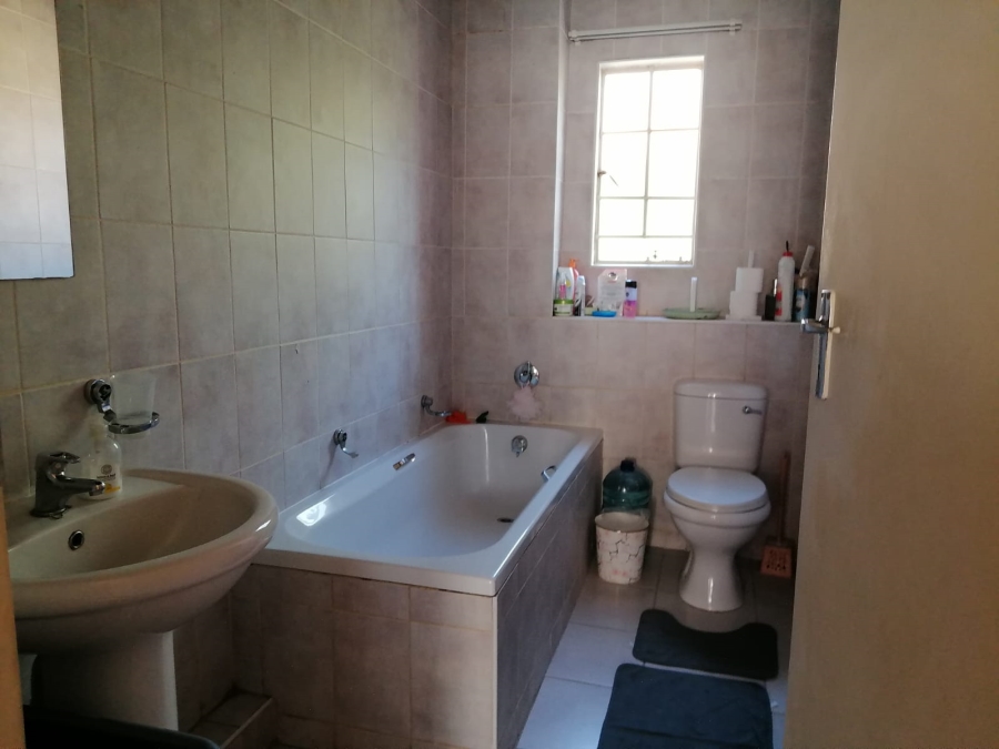 3 Bedroom Property for Sale in Waterval East North West